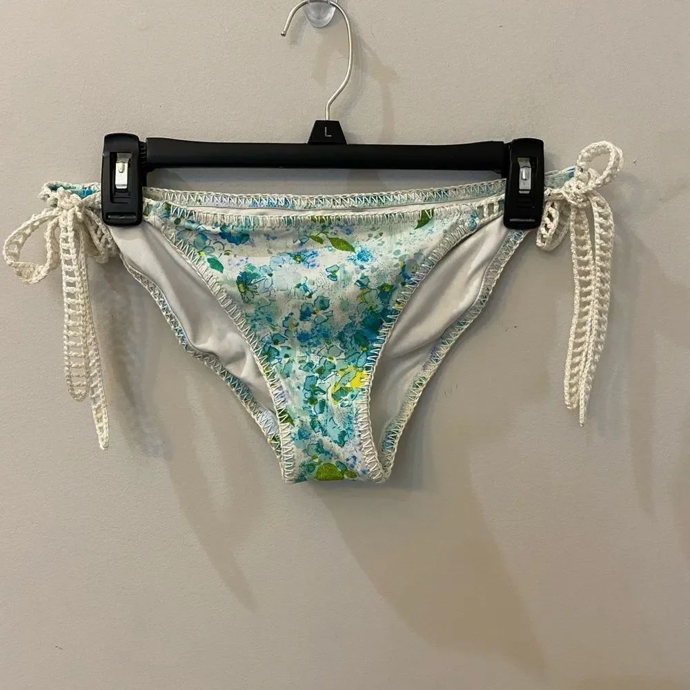 Victoria’s Secret Floral Brazilian Bikini Bottom Size M